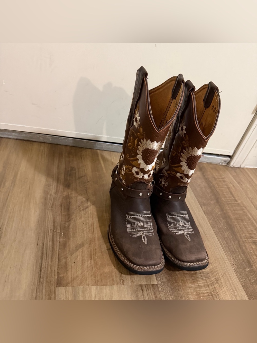 Macanta Rodeo embroidered western cowgirl boots in a brown leather size 6.5 US - Picture 3 of 12